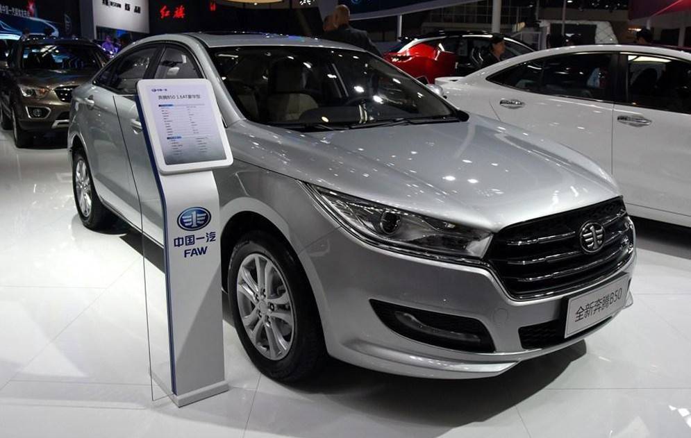 Оновлення дісталися до седана FAW Besturn B50