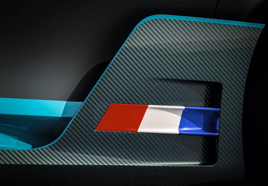 Гіперкар Bugatti Divo з'явився на новому знімку