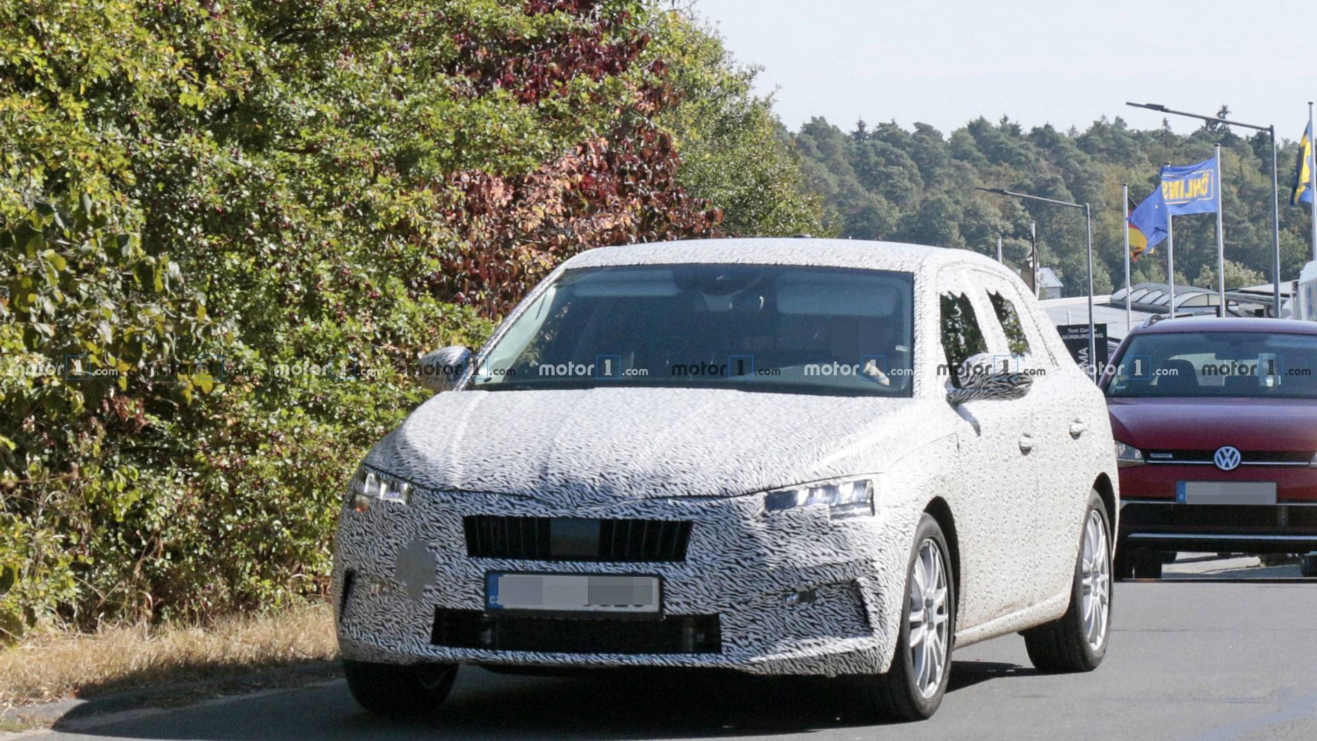 Нова Skoda Rapid визначилася з суперником