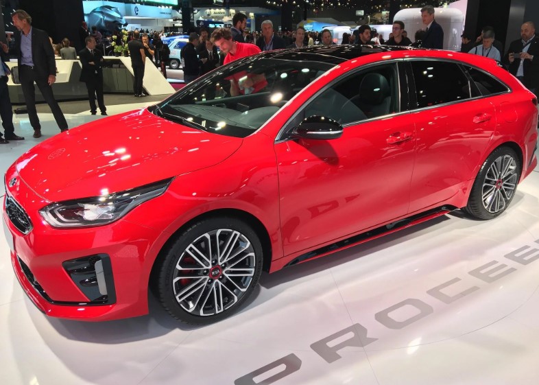 Kia представила шутинг-брейк ProCeed
