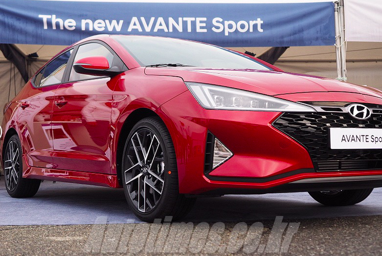 «Гарячий» Hyundai Elantra Sport залишив 204-сильний двигун після оновлень