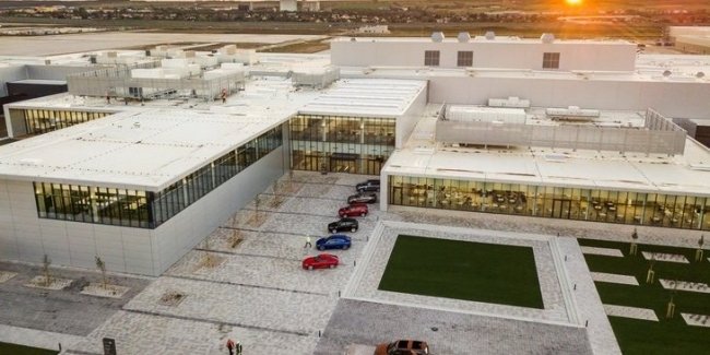 Збирання нового Land Rover Defender відбуватиметься в Словаччині