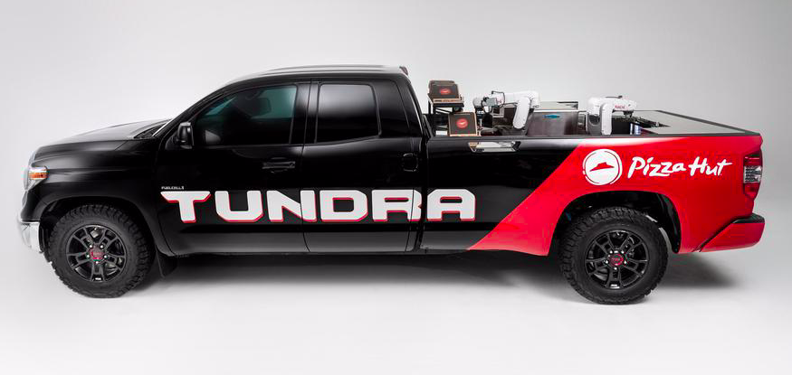 З пікапа Toyota Tundra створили мобільну піцерію