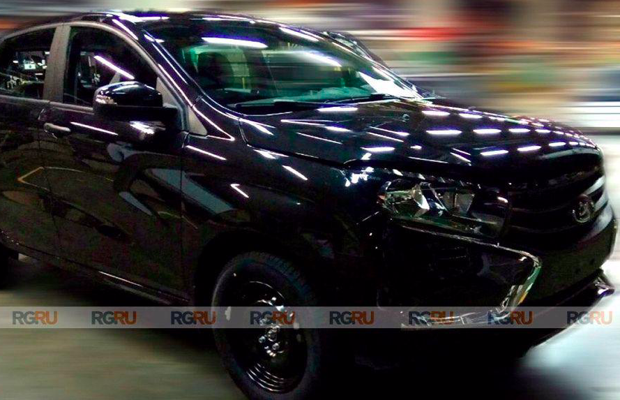 Найдешевша Lada XRay з'явилася на перших фото