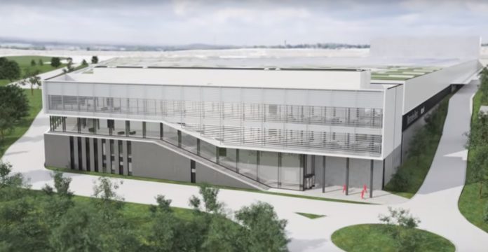 Mercedes-Benz в режимі онлайн показав свій завод (ВІДЕО)