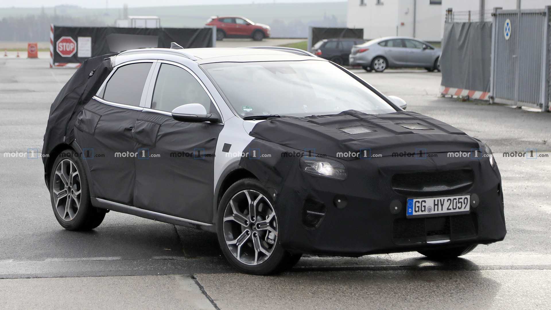 Новенький Kia Ceed поїхав на тести