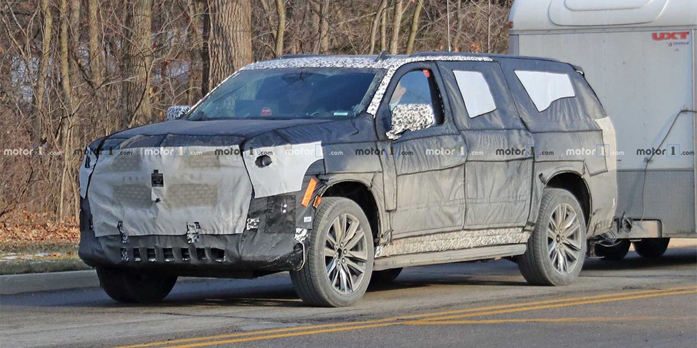 Новенький Cadillac Escalade вперше попався на випробуваннях