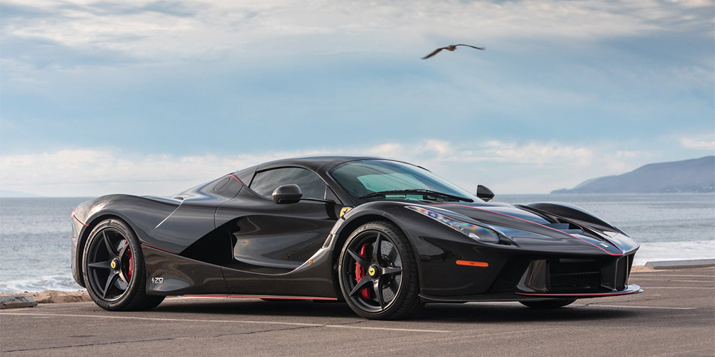 На аукціоні будуть продавати суперкар Ferrari LaFerrari Aperta