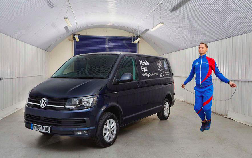 Volkswagen Transporter перетворився на пересувний спортзал