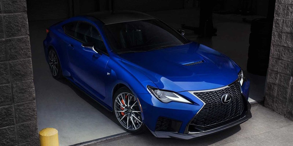 Lexus RC F: представлено більш потужне авто та його трековий варіант