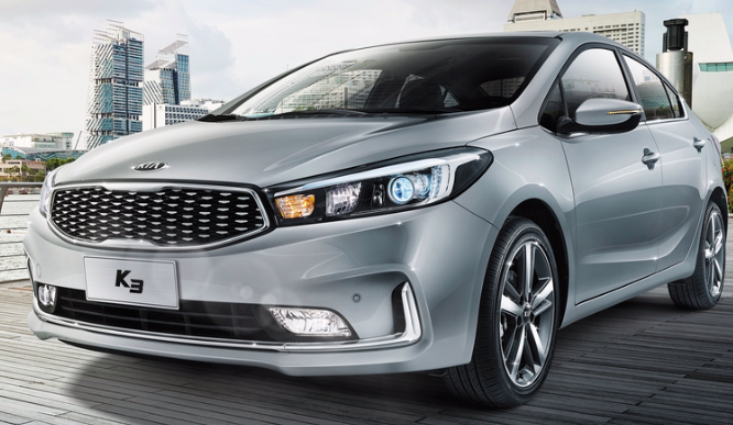 У нового Kia Cerato з'явилася більш агресивна зовнішність та гібридне виконання