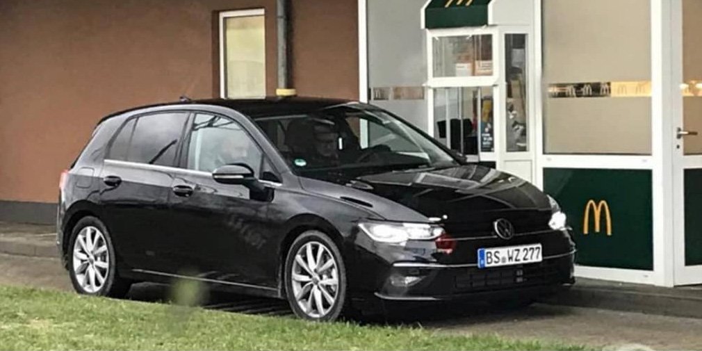 Прем'єра нового Volkswagen Golf не за горами: папарацці «словили» авто без камуфляжу