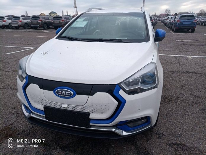 Україна отримала новенький електричний кросовер з Китаю