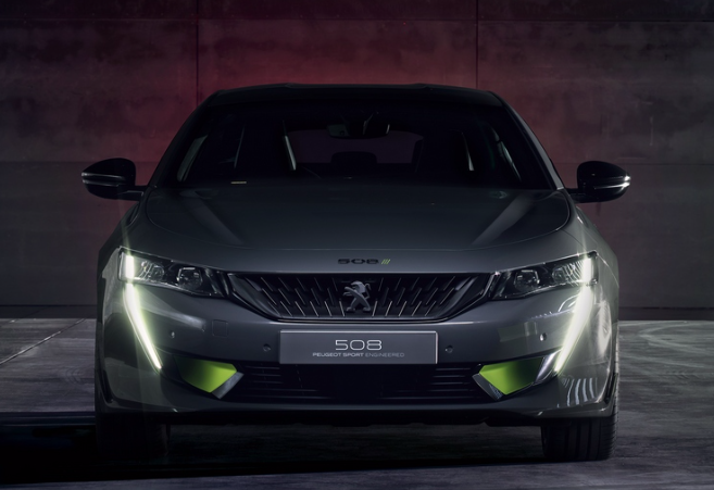 «Зарядженому» Peugeot 508 готує повний привід і крутий мотор