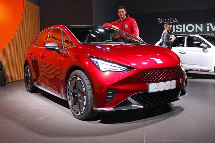 Seat el-Born: перший електрокар компанії показав багато цікавого