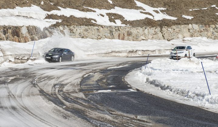 Тест на міцність Tesla Model S пройшов невдало