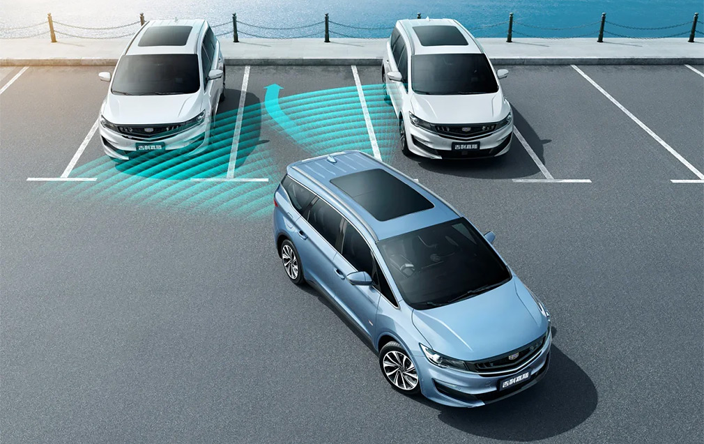 Geely презентувала свій перший серійний мінівен