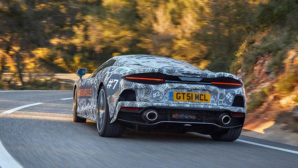 Найбільш практичний суперкар McLaren активно проходить тести