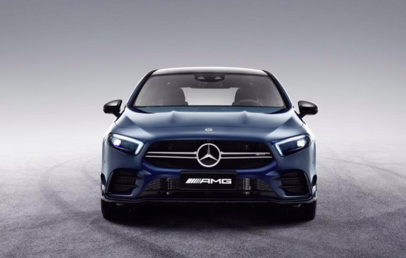 Найбільш доступний AMG-седан від Mercedes-Benz став довшим