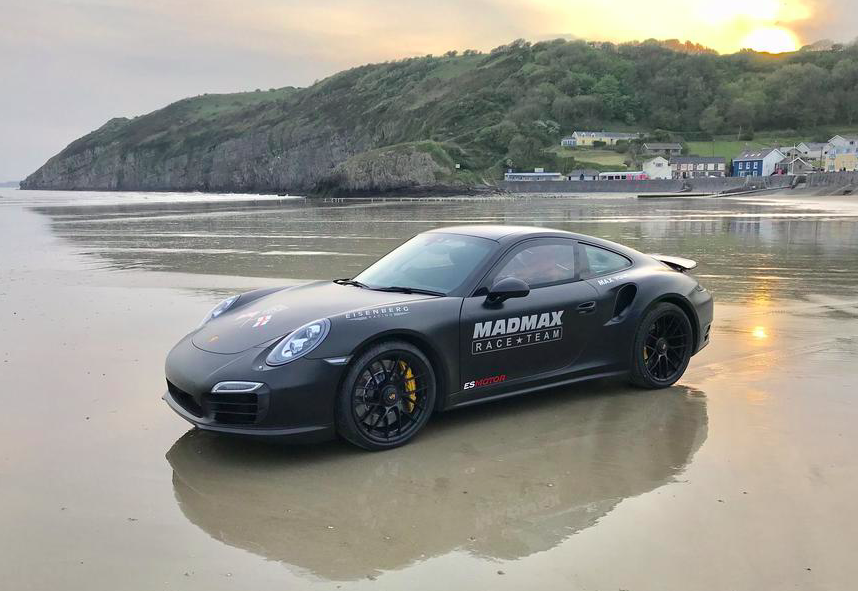 1200-сильний Porsche 911 спробує побити рекорд швидкості на піску
