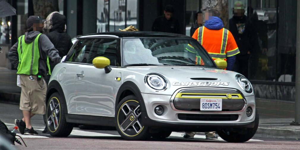 Перша електрична машина MINI потрапила без захисного камуфляжу