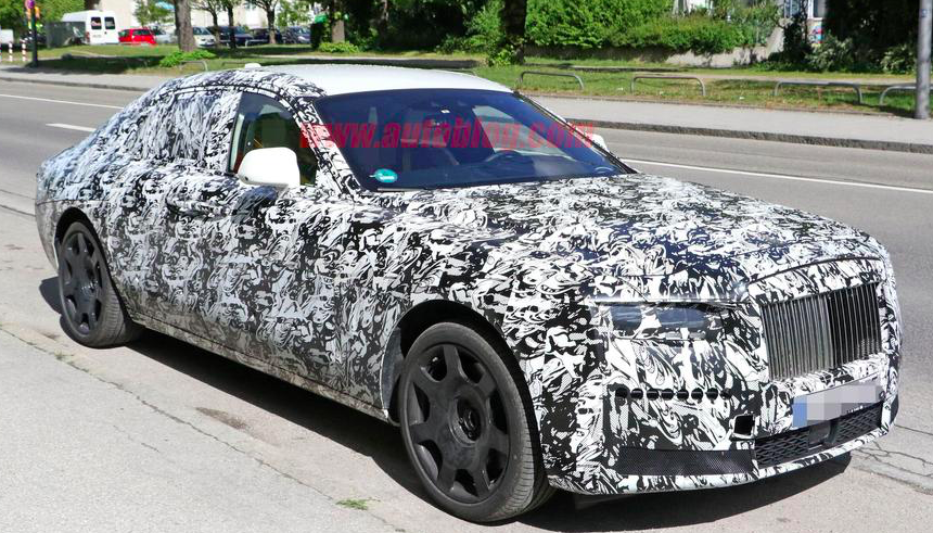Новий Rolls-Royce Ghost потрапив до об'єктиву папараці