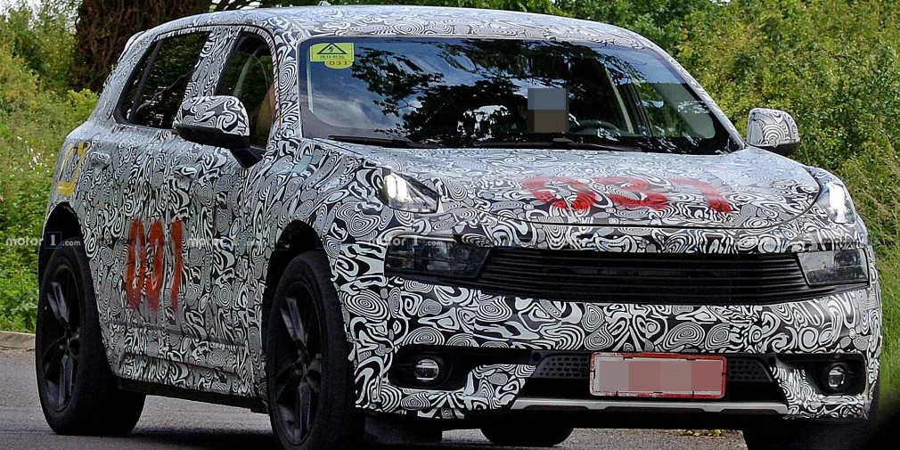 Вперше на тести виїхав перший кросовер від Lotus