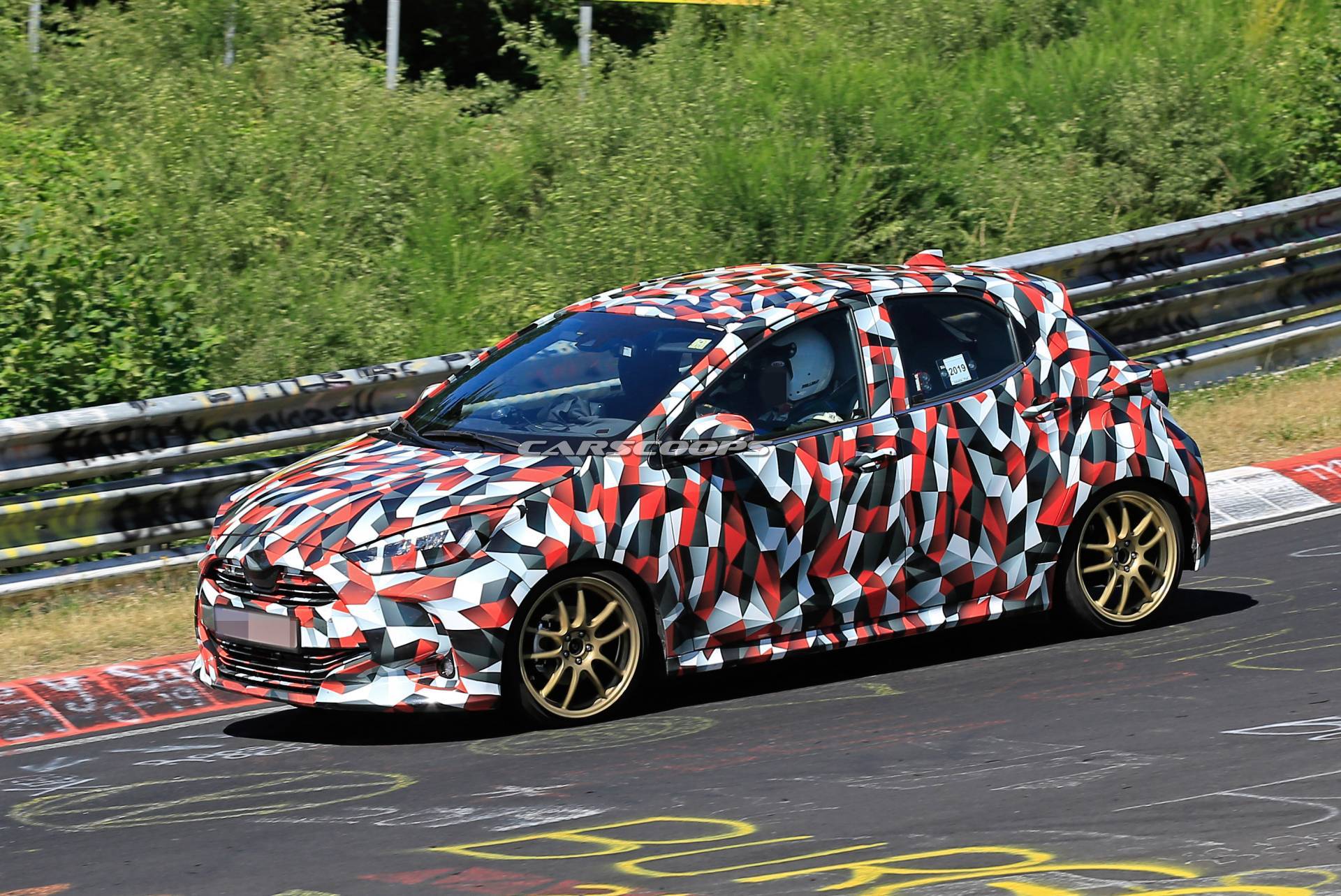 Нову Toyota Yaris засікли на останніх тестах