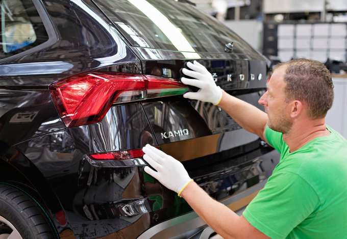 Бюджетний кросовер Skoda Kamiq вперше зійшов з конвеєра