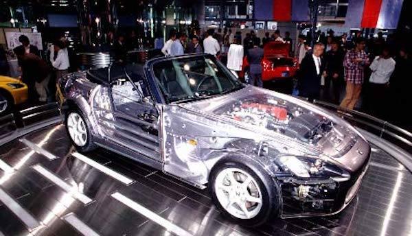 Повністю прозорий родстер Honda S2000 знайшовся в Японії