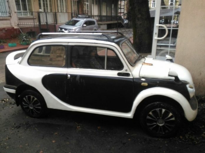 Тюнери додали в «Запорожець» нове гламурне життя