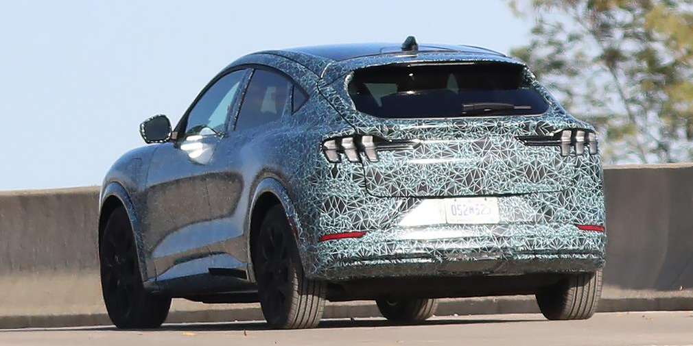 Папарацці вперше «піймали» новенький серійний Ford SUV в стилі Mustang