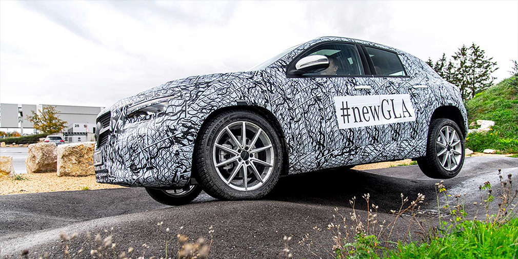 Кросовер Mercedes GLA нового покоління показав свій силует