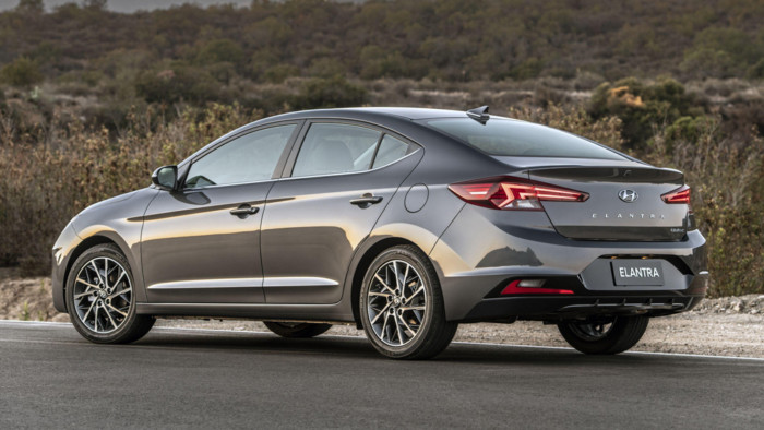 Нове покоління Hyundai Elantra скоро почне свої продажі