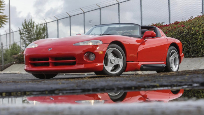 Найперший Dodge Viper продали набагато дорожче, ніж планували раніше