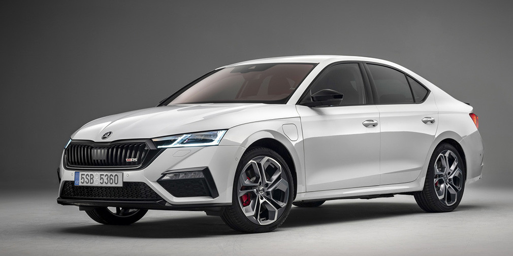 Skoda Octavia RS дебютувала в кузовах ліфтбек і універсал