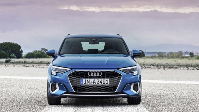 Новенький седан Audi A3 очікується на кінець 2020-го