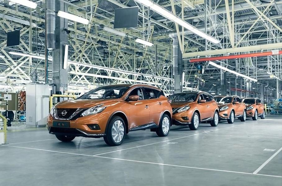 Nissan масово скорочує працівників