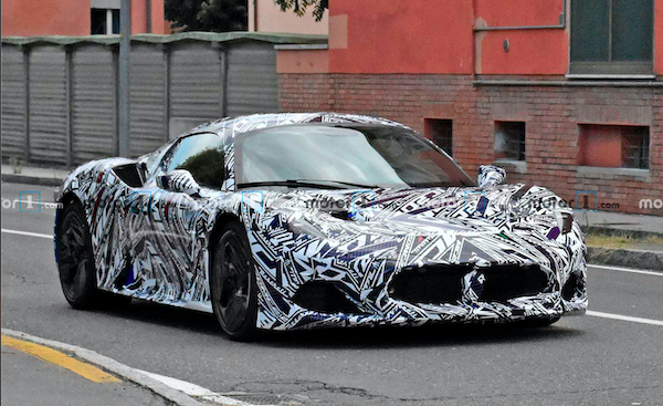Новий спорткар Maserati вперше сфотографували на випробуваннях