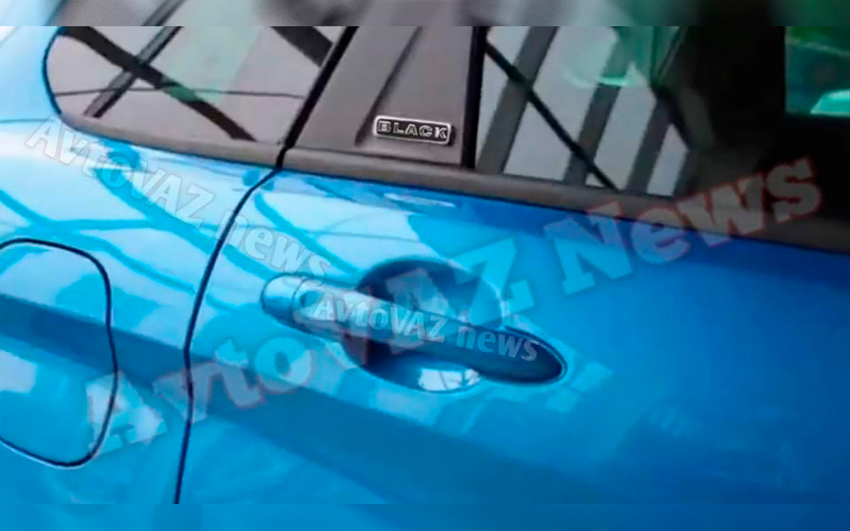 АвтоВАЗ зайнявся виробництвом молодіжного Lada XRay Cross