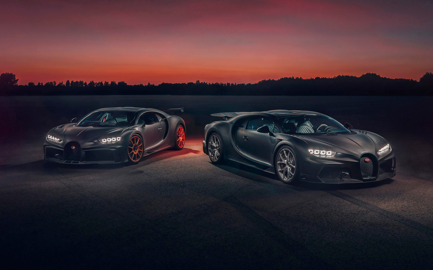 Гіпермобілі Bugatti Chiron протестували на швидкісному треку в Італії (ВІДЕО)