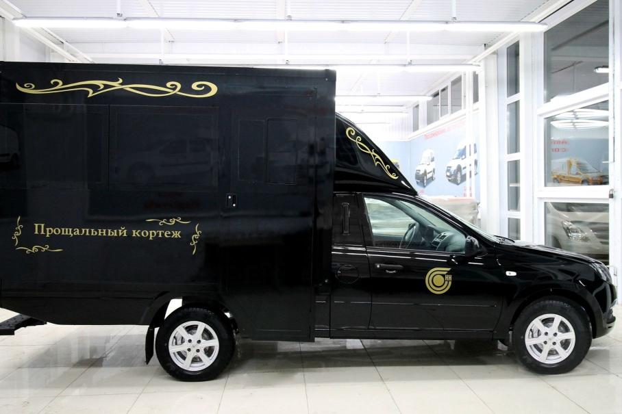 З Lada Granta зробили повноцінний катафалк