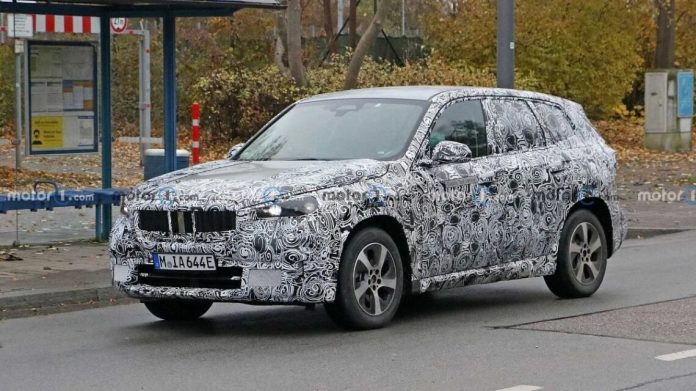 Папарацці «піймали» на тестах BMW iX1 SUV