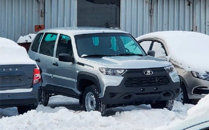 З'явилися знімки базового Lada Niva Travel
