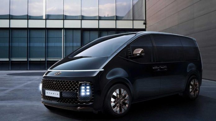 У Hyundai з'явився «космічний» мінівен