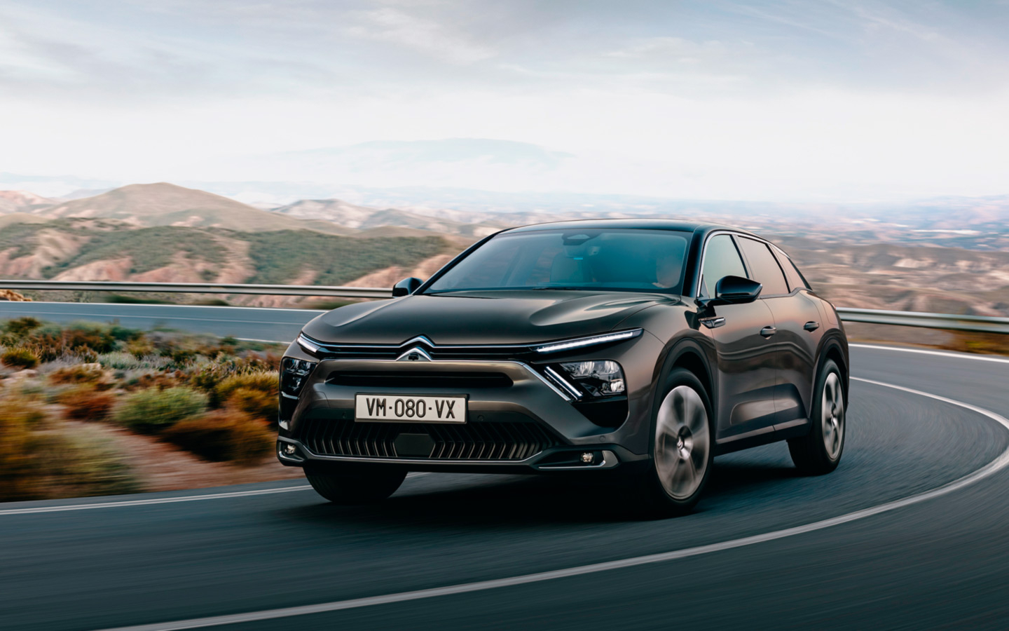 Citroen C5 X: дебют нового кросовера-седана