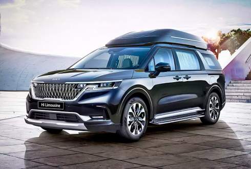 У Kia Carnival отримала два нових виконання