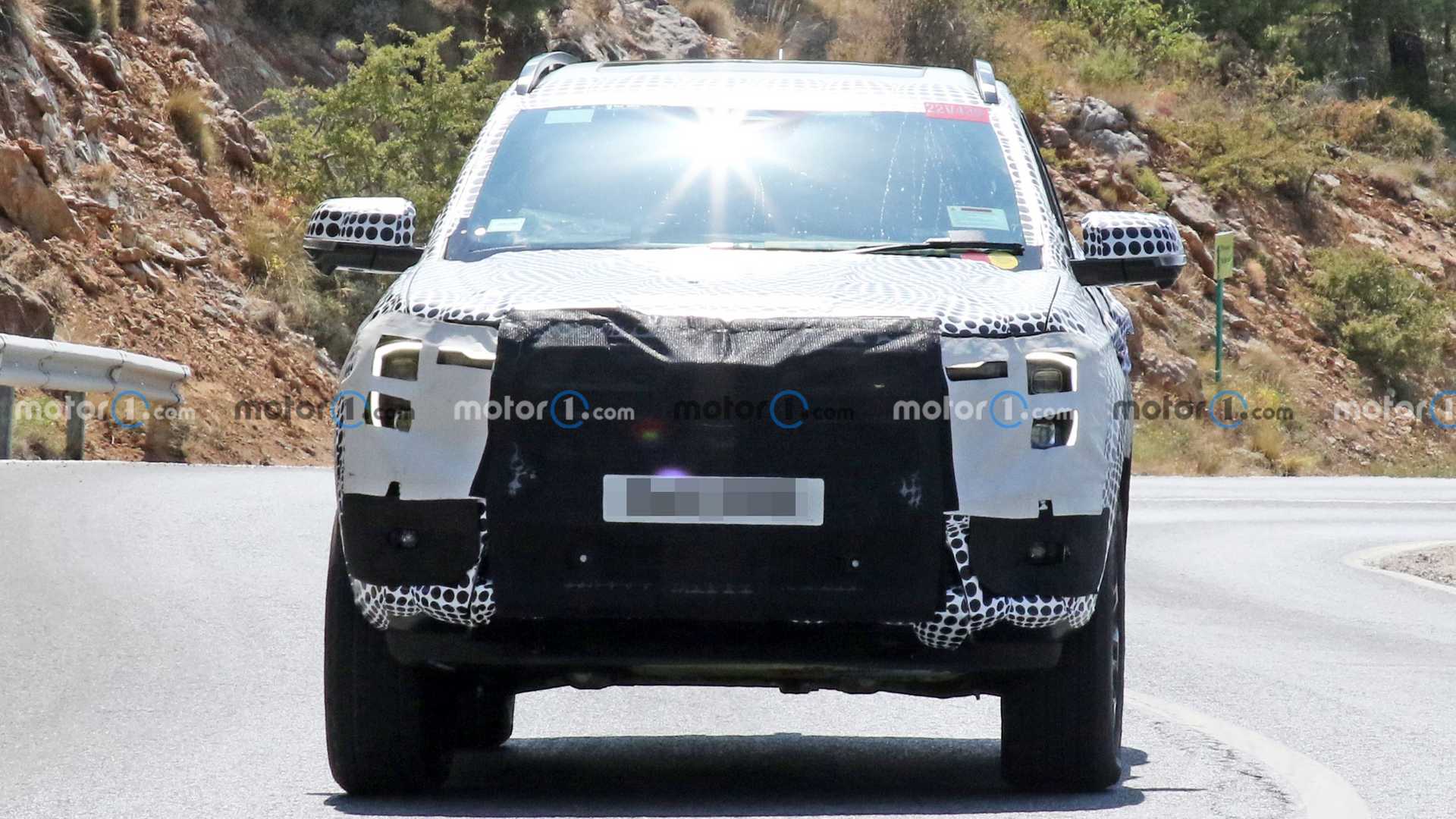 Нове покоління Ford Everest активно тестується в Європі