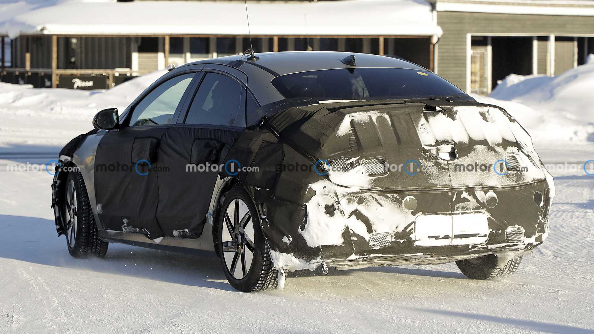 Електричний седан Hyundai Ioniq 6 потрапив до фотошпигунів