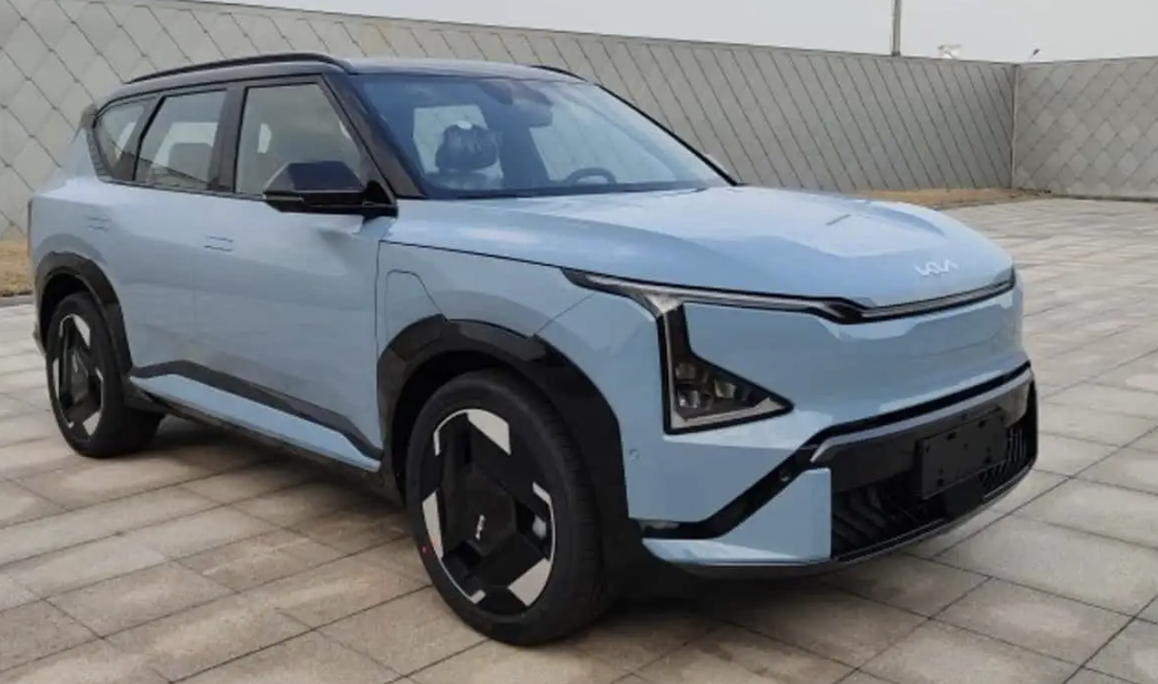 Kia EV9 GT: запальний суперсилач